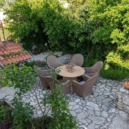 1 Bedroom Stunning In Komarna 公寓 科马尔纳