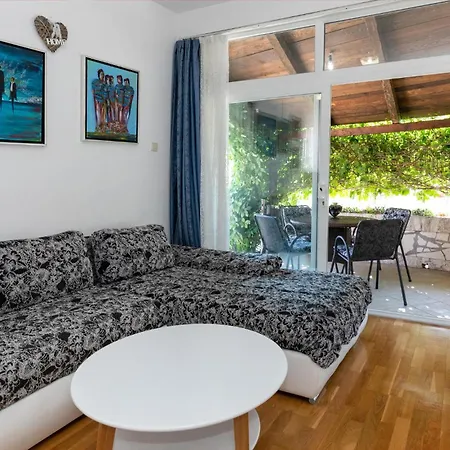 1 Bedroom Stunning In Komarna *