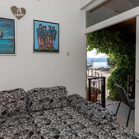 1 Bedroom Stunning In Komarna アパート *