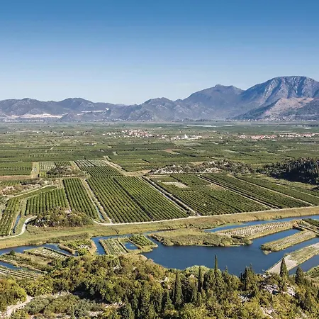 1 Bedroom Stunning In Komarna コマルナ