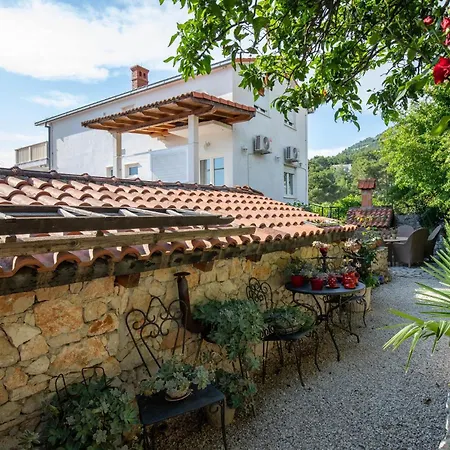 1 Bedroom Stunning In Komarna Klek