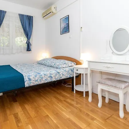 1 Bedroom Stunning In Komarna * Klek