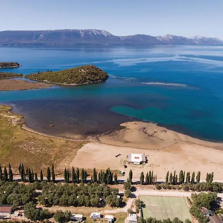 アパート 1 Bedroom Stunning In Komarna コマルナ