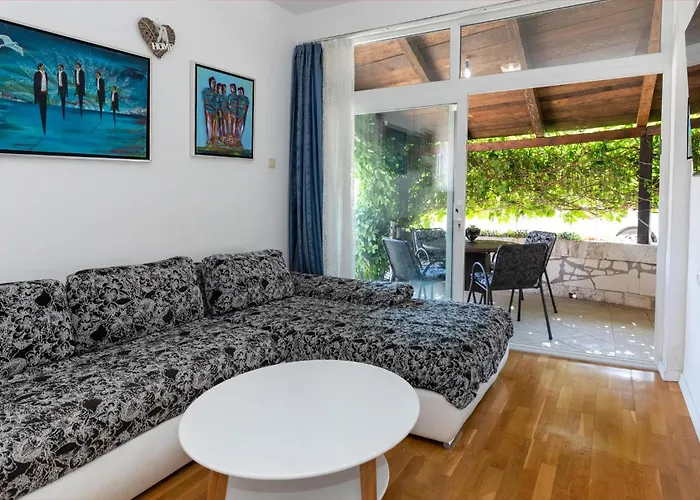 1 Bedroom Stunning In *