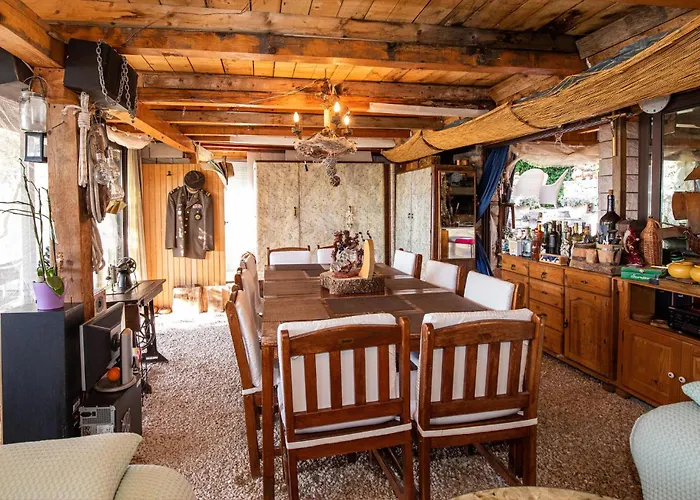 1 Bedroom Stunning In קומרנה